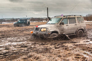 Машины в грязи